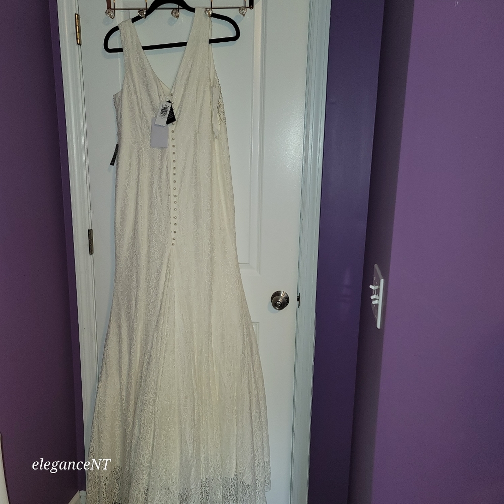 Torrid Ivory Lace Beaded Sleeveless Mermaid Wedding Dress with Train Sz: 14 NWT - Picture 13 of 16